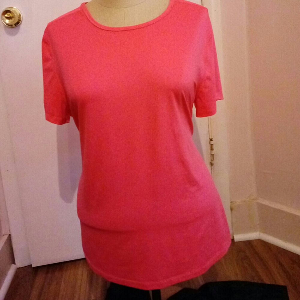 Danskin Now activewear short sleeve tee